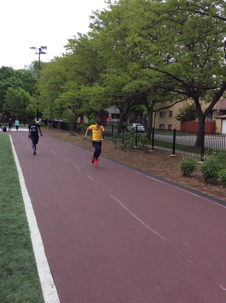 MorrillPE's tweet image. 8th grade students from 313 in "the Big Race!"