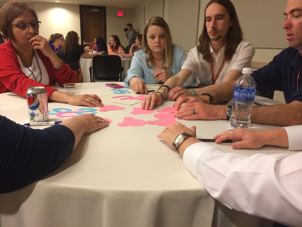 coolwinters's tweet photo. Manipulating water molecules in Solvent Simon Says! @uteachdallas #uteachconf http://t.co/5rlCawBwRg
