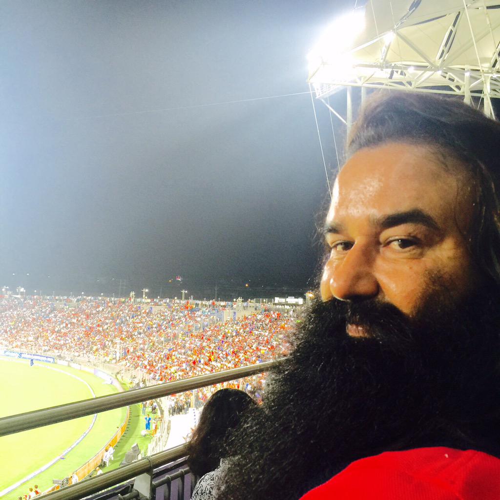 Gurmeetramrahim's tweet photo. #MSGDonated4Million Goodnight all of u http://t.co/6meHk3uPCO