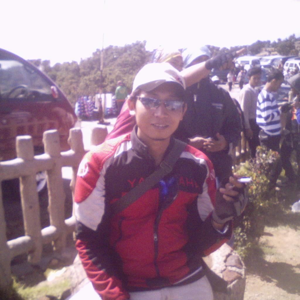 one___why's tweet image. 