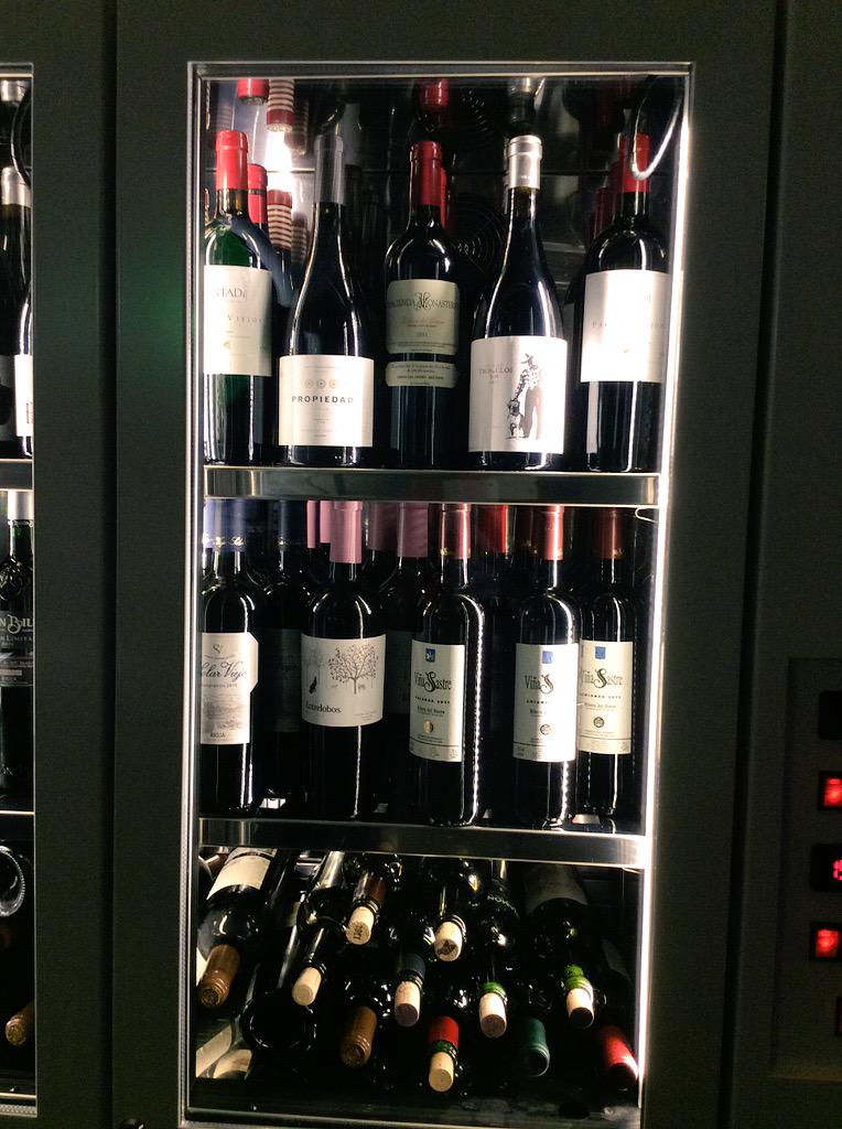 alacartemenus's tweet photo. La bodega de @rafbarbcn #llegarafbar #rafbarea #Barcelona #lanocheslarga ;-) http://t.co/FyScLOxKCl