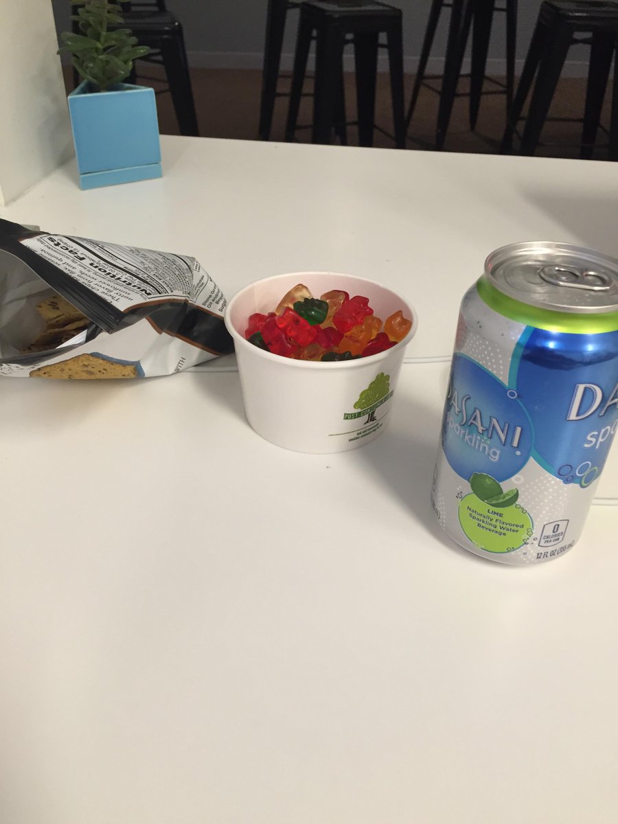 vainpresumption's tweet photo. Today is an abs day #AlwaysBeSnacking http://t.co/zAKBpbsIpp