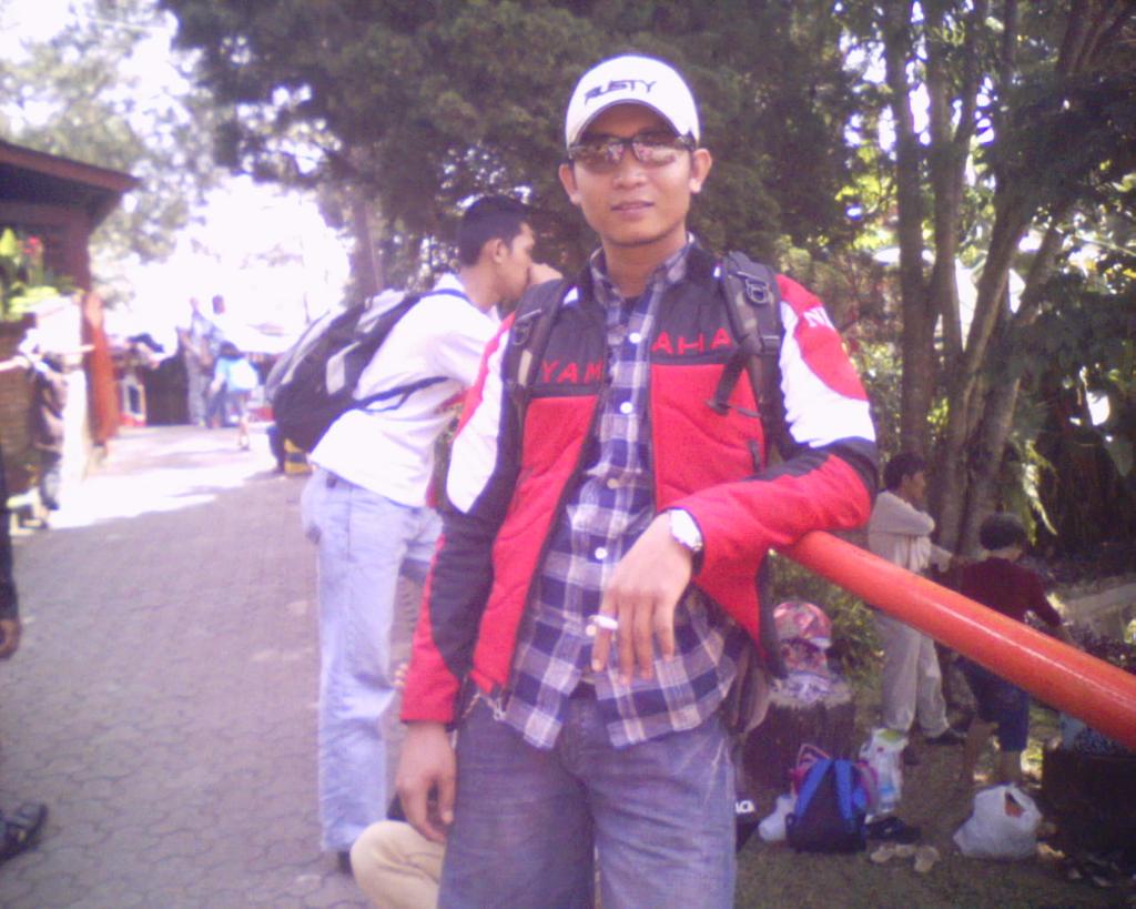 one___why's tweet image. 