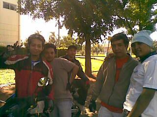 one___why's tweet image. 