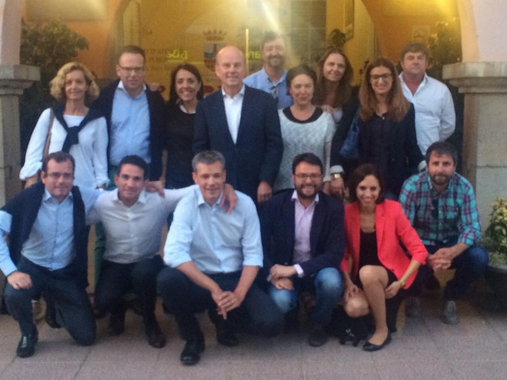 Apoyando a <a href="/mhbuch/">Maximo Buch</a> con todo el equipo de <a href="/gva_economia/">gva_economia</a>  @PPMoncofa <a href="/wencesalos/">Wences Alos</a> #TrabajarHacerCreer