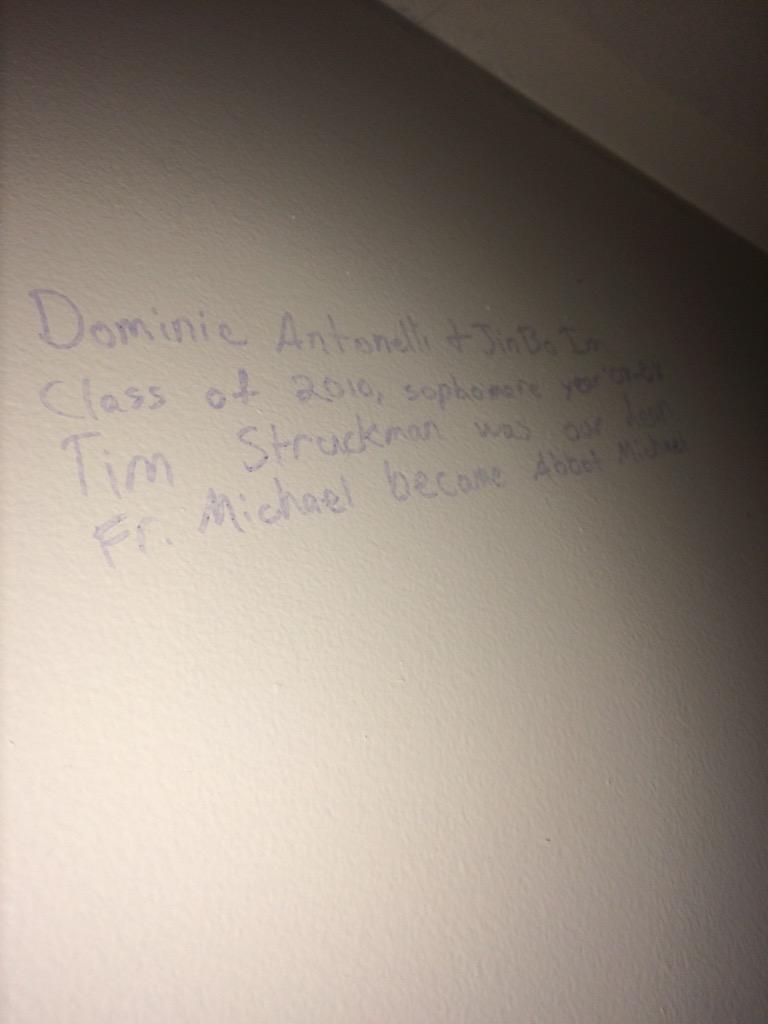 Michael_Ecker5's tweet photo. Dom had my room http://t.co/5kwXuF7NWb