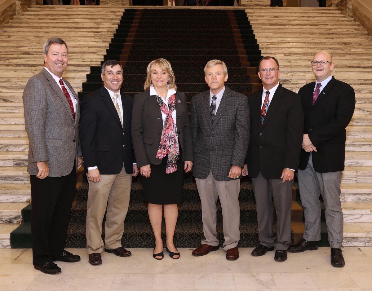 APWAOK's tweet photo. Thanks, @GovMaryFallin, for issuing a Proclamation for National Public Works Week! #NPWW http://t.co/DdB7ImGWLg