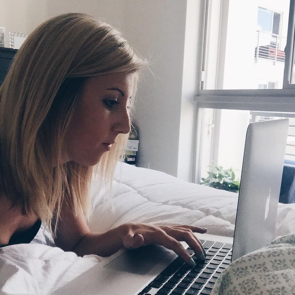 ChristnaRLove's tweet image. Daydreaming about #content. All day. #prplremote