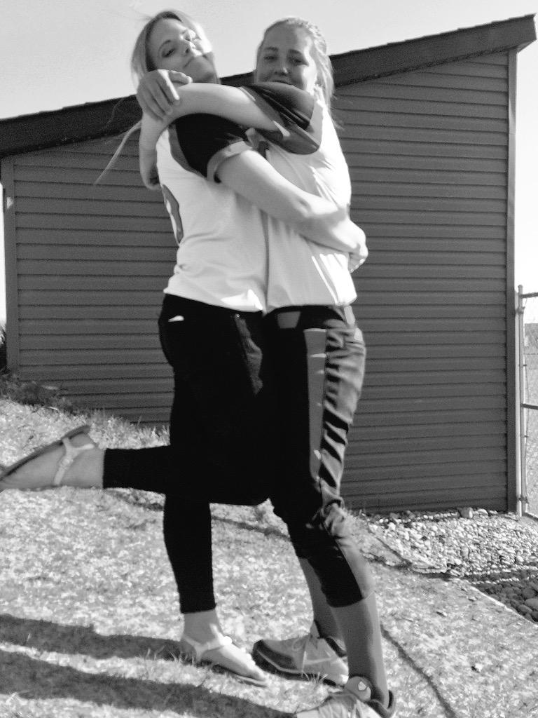 PaytonVanKampen's tweet photo. WCW? Love these two Gomers 💗 thanks for being my biggest support through this rough recovery. #crackerjack #charbear😍 http://t.co/ninhS9m1jZ