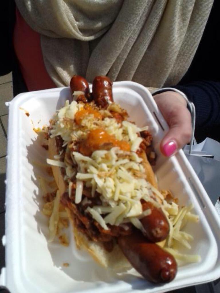ScoffingFood's tweet photo. @UKGamesExpo each night we gonna introduce a trader tonight it's @BigDaddiesDiner best hot dogs in Midlands come try http://t.co/5IhJyJihha