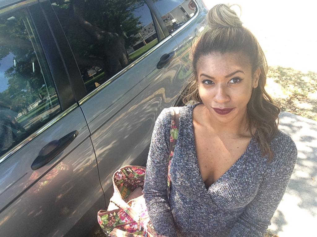 imancoops's tweet photo. Someone threw a ball at my selfie stick after I took this. #leavetheselfiestick #itsstrong #itdidntbreak http://t.co/KB0M6RGx7K