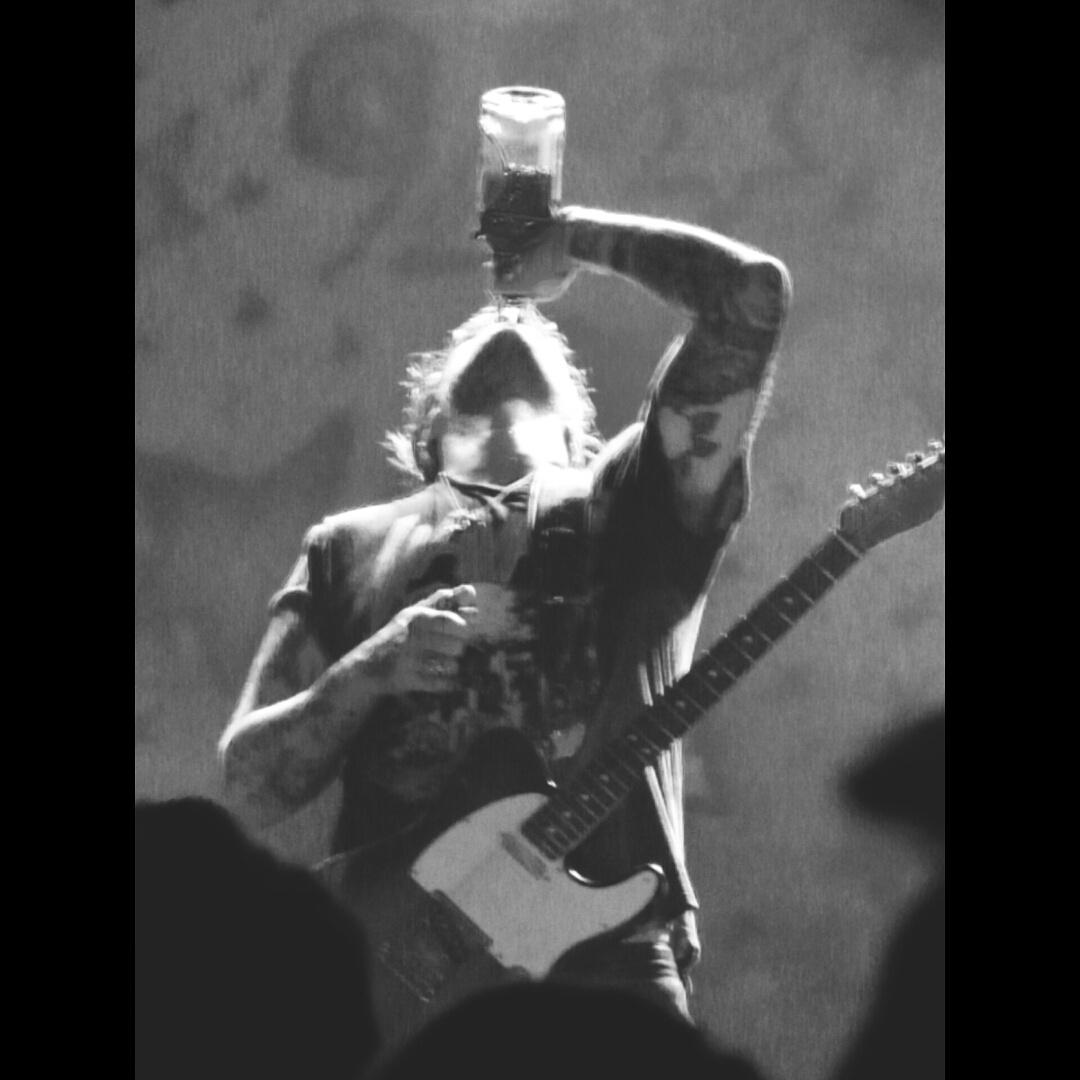 Shimmers416's tweet photo. @butchwalker was "Taking the edge off"... Certainly didn't take the edge off of an AWESOME show! #Detroit #MindBlown http://t.co/7frDZxQLAG