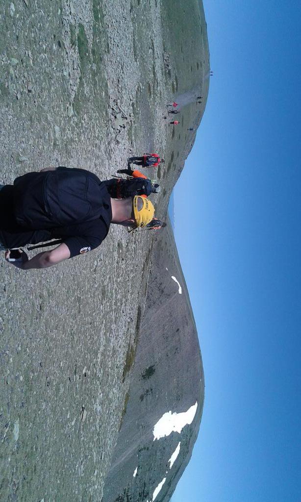 HispaniaVerdee's tweet photo. Ascensión del pasado domingo a la cumbre de San Miguel (2314m), punto más alto de la Sierra del Moncayo (Zaragoza). http://t.co/7xGwJzaL5C
