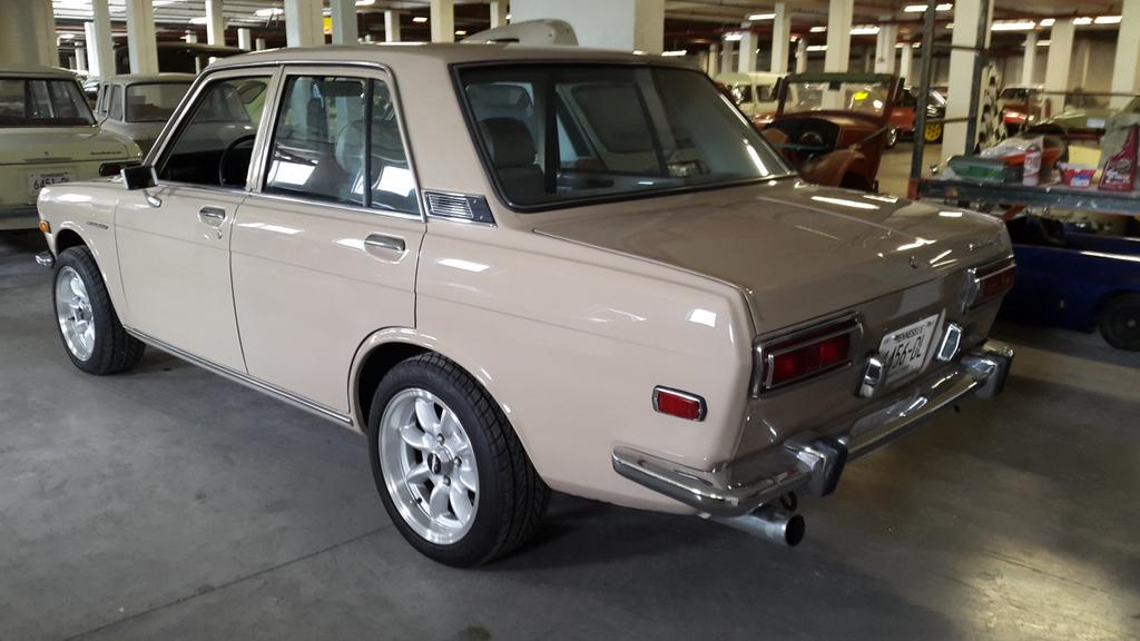 AutosMemoLira's tweet photo. Algunos parientes lejanos del nuevo @Nissan_mx #Maxima que recordamos con gusto. #Datsun #210B #510 http://t.co/Ar5V7vmW3y