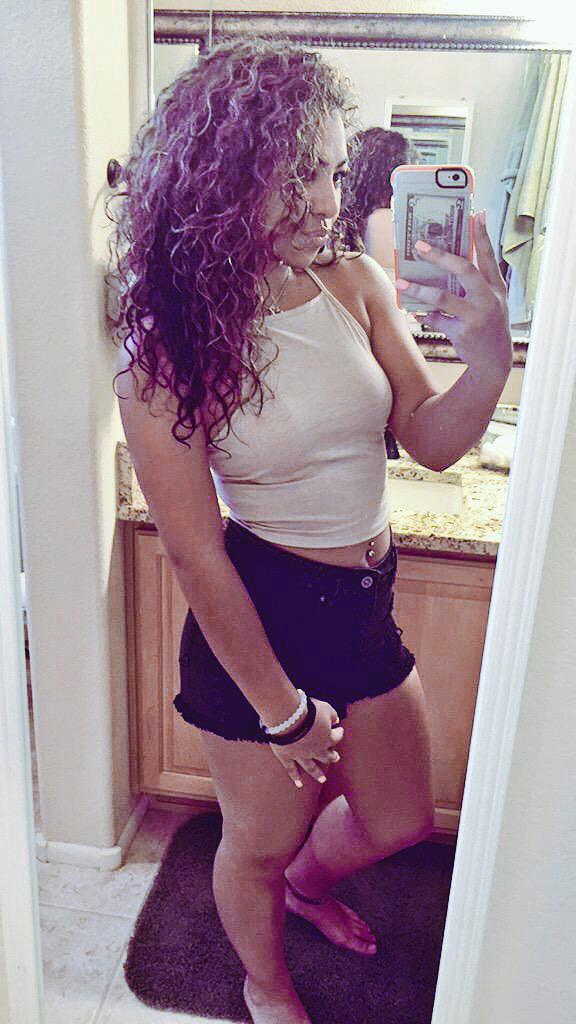 polynesianLive's tweet photo. @_fmalia π hair , lips! Everything πππ #hotPoly http://t.co/IykIWkA4tD