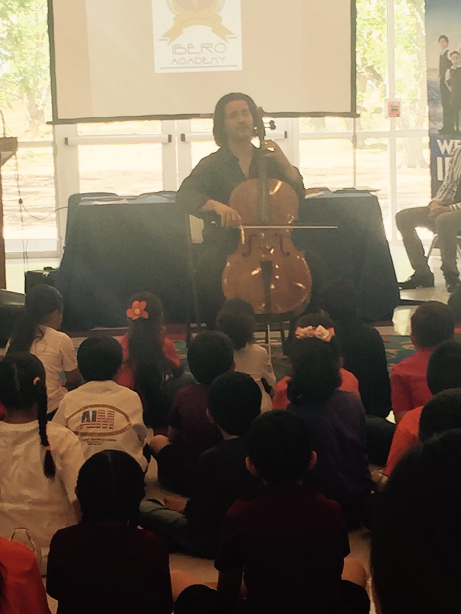 Wonderfully busy day performing at Coronado High School and Ibero Academy #ZuillinSchool #ElPasoProMusica