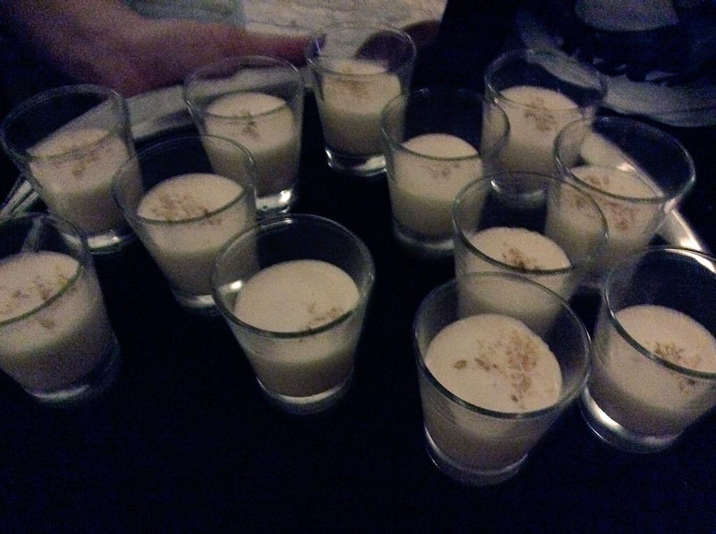 alacartemenus's tweet photo. Los postres en @rafbarbcn Capicúa de chupito de avellana ¡riquísimo!!! #muyfan #llegarafbar #rafbarea http://t.co/vmx6fFEXHu