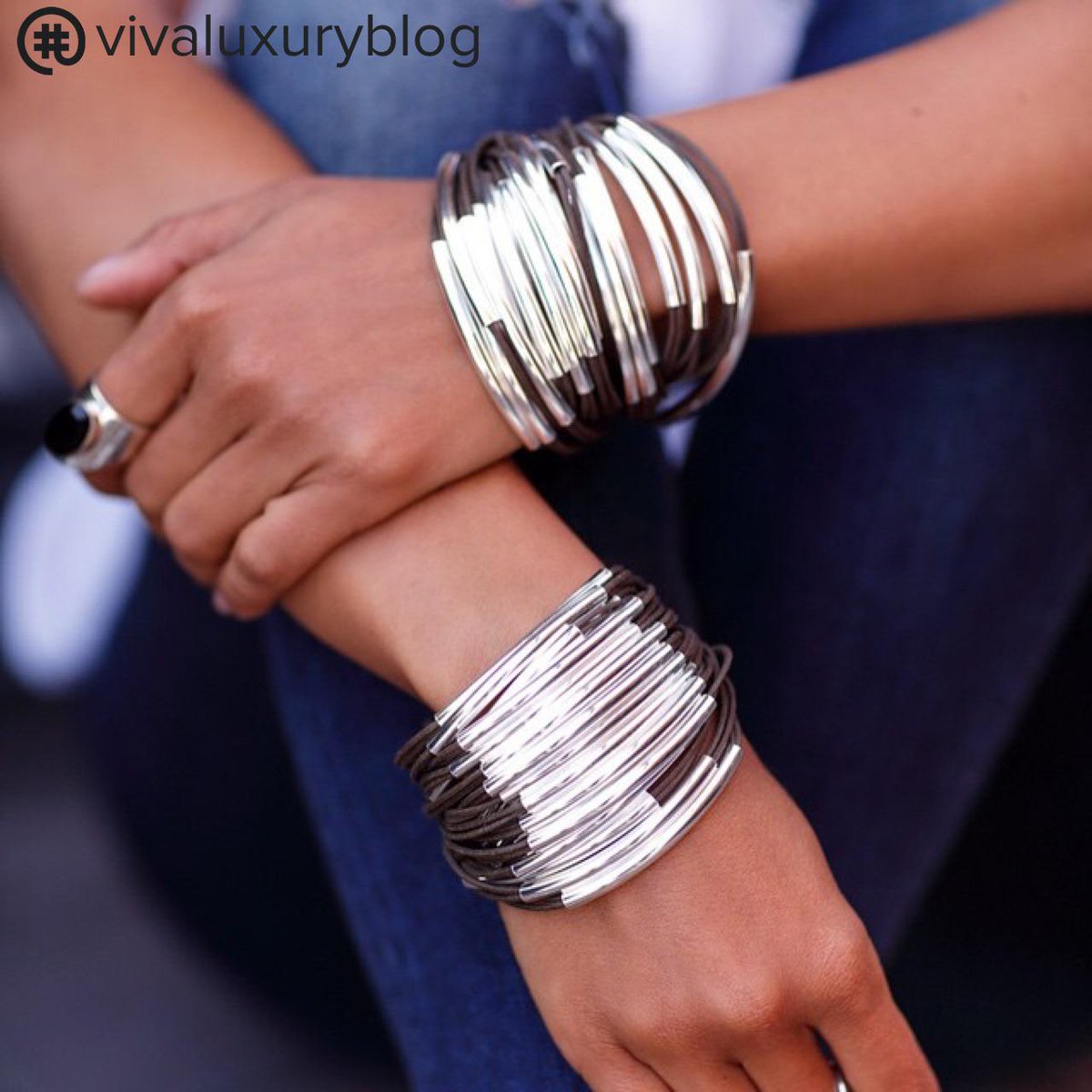 hashedstyle's tweet photo. Bangles galore #jewelry #accessories #jotd #style #fashionblogger #fblogger https://t.co/De35A0kFez http://t.co/giN50mfxe3