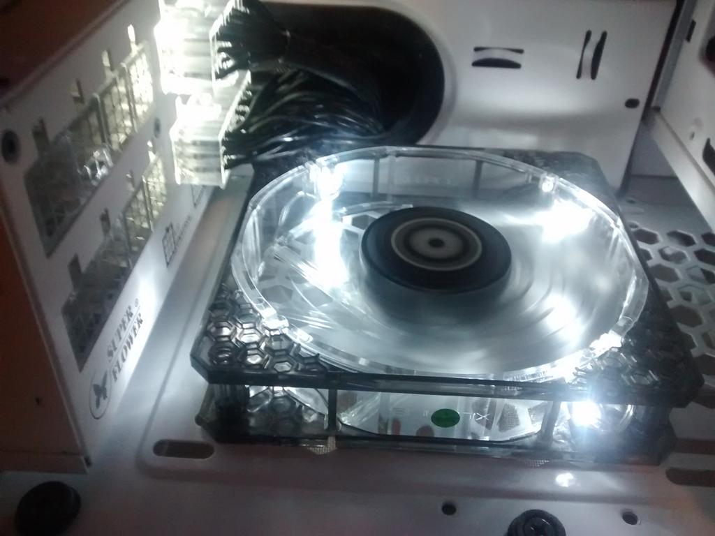 CFemlmKWgAAqtwb.jpg:large