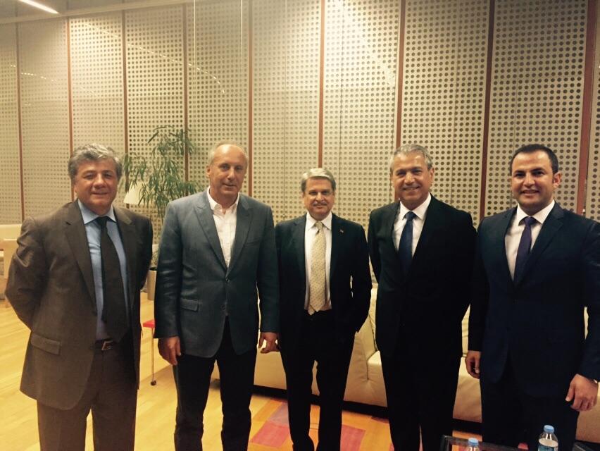 mustafabalbay's tweet photo. Saat 01:00'de katılacağım Genç Bakış programı öncesi @vekilince @AytunCiray @AbbasGucluTR @mrtgezici ile birlikteyiz. http://t.co/GUntRPdSKh