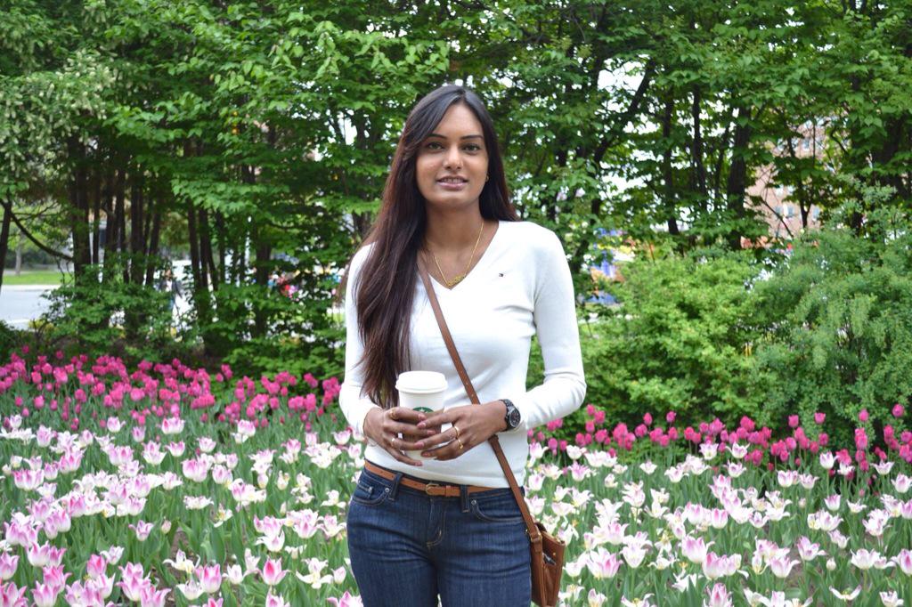 HumansofOT's tweet photo. "This is my last summer here, so I feel like I should do the touristy things." #HumansofOttawa #HoO #Ottawa #613 http://t.co/CgC1Z152Iy