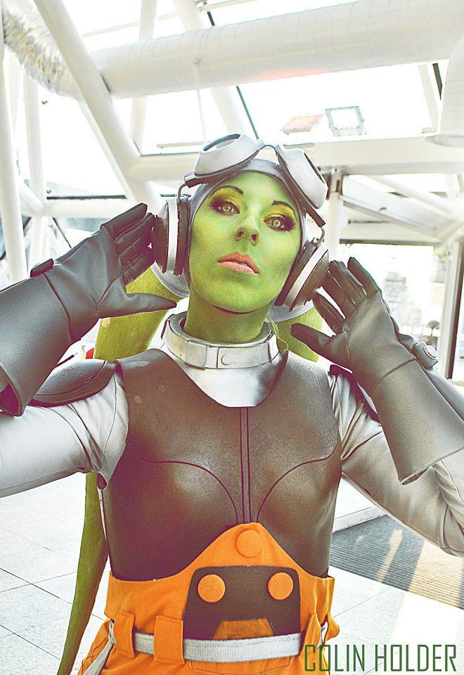 Optimusdan_'s tweet photo. Go give @The_nanayena a follow, she is pretty awesome. #datass #alienchicks #cosplay #sexy #StarWars #HarleyQuinn http://t.co/iLhPlCnBkO