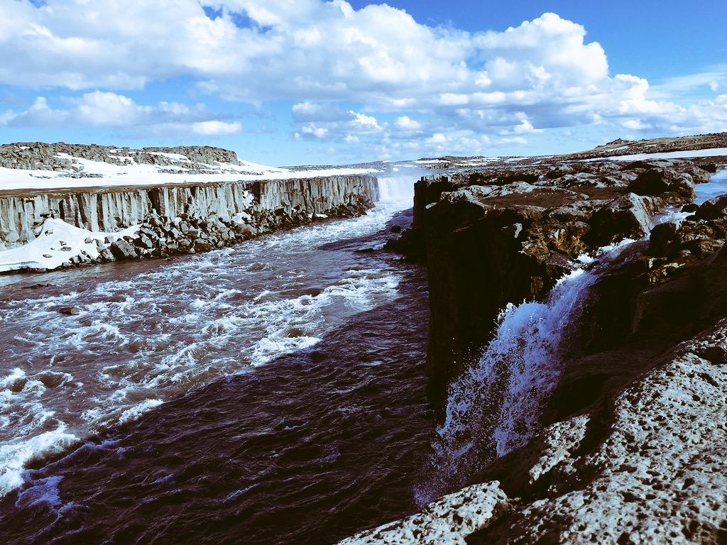 Ronstoop's tweet photo. Raging reporters in stunning Iceland part 1 @BrutusTwit @Icelandair http://t.co/tHXcqxQLM0