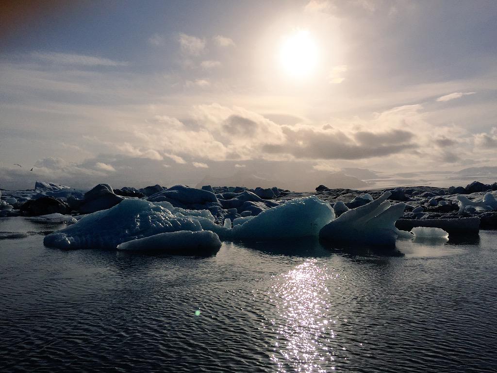 Ronstoop's tweet photo. Raging reporters in stunning Iceland part 1 @BrutusTwit @Icelandair http://t.co/tHXcqxQLM0