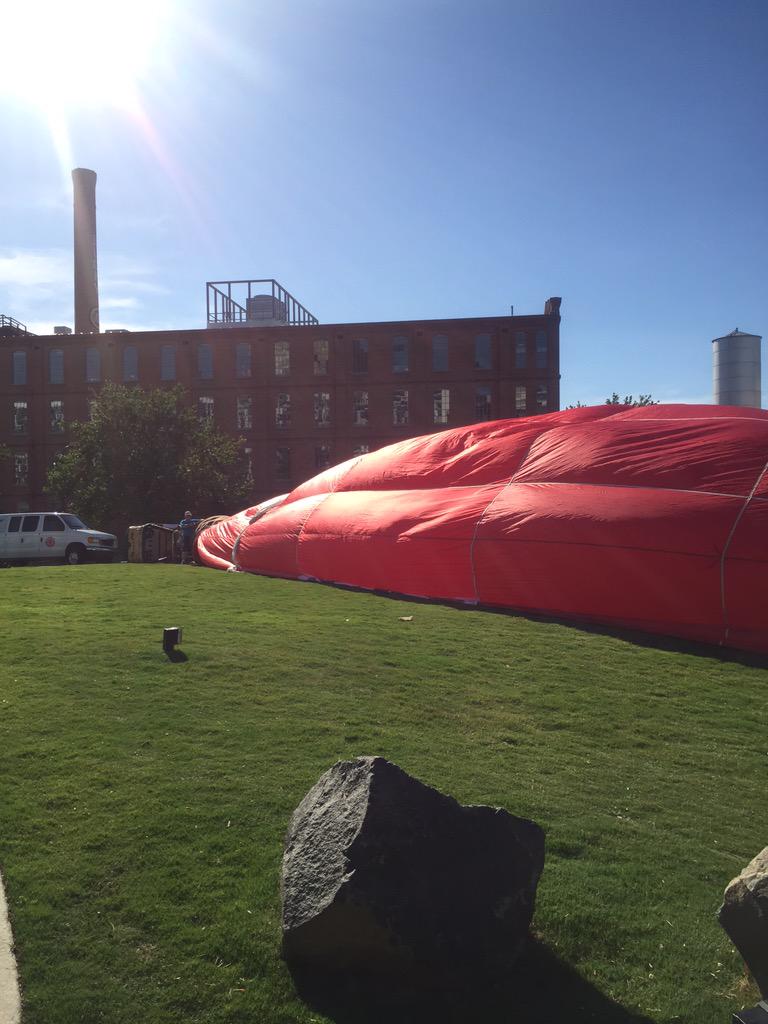 ATCDurham's tweet photo. Sneak peek to #WRALBalloonFest in DiamondView Park > 2 balloons, 1 basket &amp; tethered balloon glow TONIGHT! Come see! http://t.co/n3jjRzMKs3