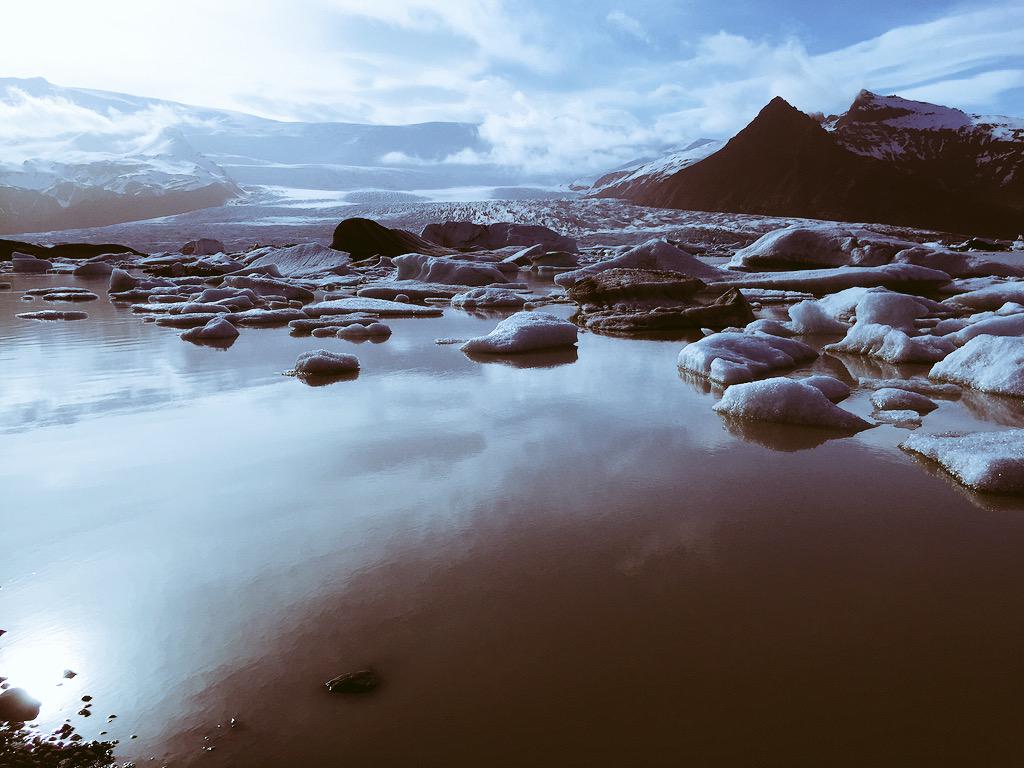 Ronstoop's tweet photo. Raging reporters in Iceland part 2 @BrutusTwit @Icelandair http://t.co/EpKH93W1hO