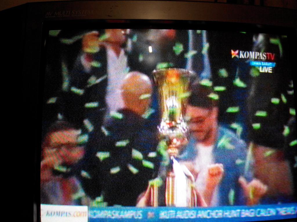 ajibowo's tweet photo. CHAMP10N #JuveLazio http://t.co/93FjCihlsI