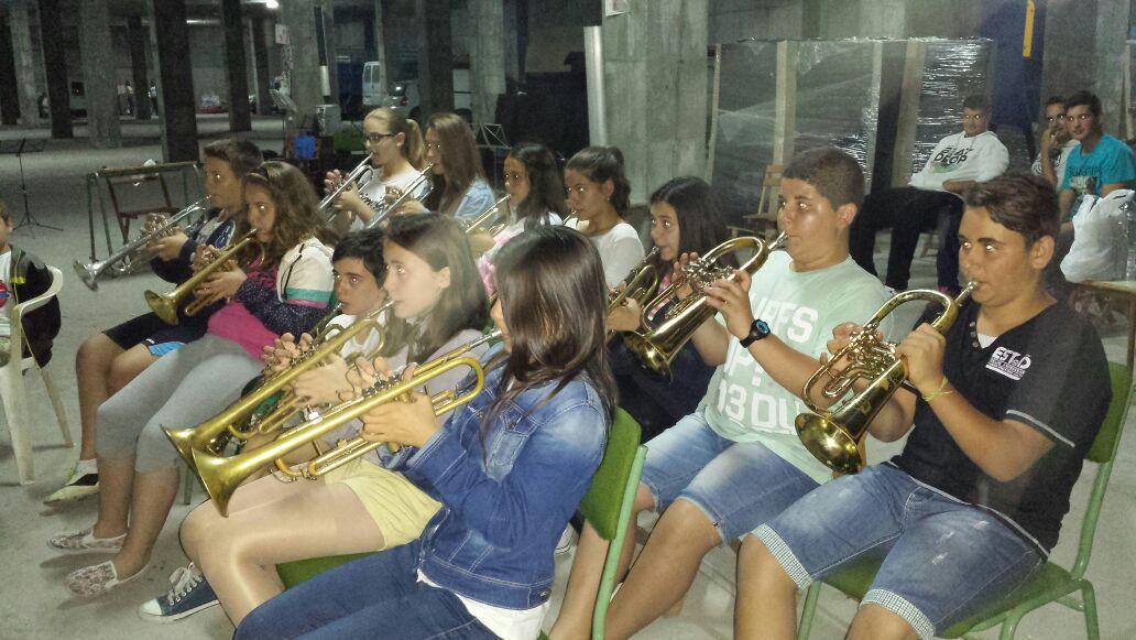 bct46501336's tweet photo. Buen ensayo hoy de los nuevos trompetas...Enhorabuena seguid así,, buena actitud los resultados vendrán en breve. http://t.co/suSLcWnClS