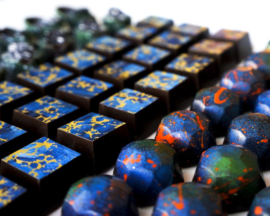 chefrubber's tweet photo. We're obsessed with #edibleart especially #CHOCOLATE made by Kate Whitten
#cocoabutter #chefrubber #gotrubber http://t.co/0FVDGs8oso