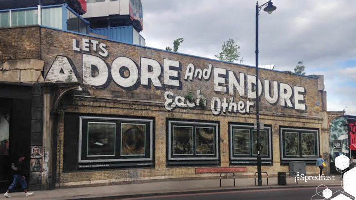 Khoros's tweet image. How does London showcase its vibrant tech scene? @BoccaDiStella talks @DigiShoreditch. #DS15 sfa.st/1AfBLDv
