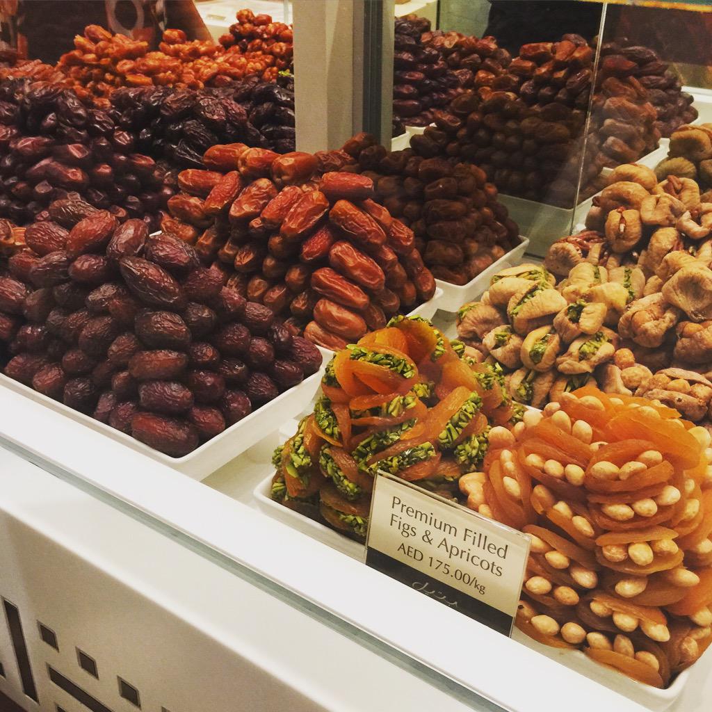 Craig_Wong's tweet photo. Hey @ivylammakeup lets go on a DATE DATE !!! #Arabicdates #sweet #foodporn #dubai #dates @CafeBateel #bateel http://t.co/uOhVK8Ds6b