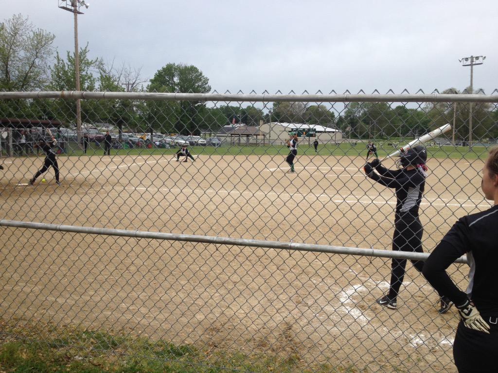 eTruthSports's tweet photo. #Jimtown's Katie Woods takes a practice swing while sister Allie Woods bats. Tied w/ #Bremen 1-1, top 3rd. http://t.co/gN9jpVE4j5