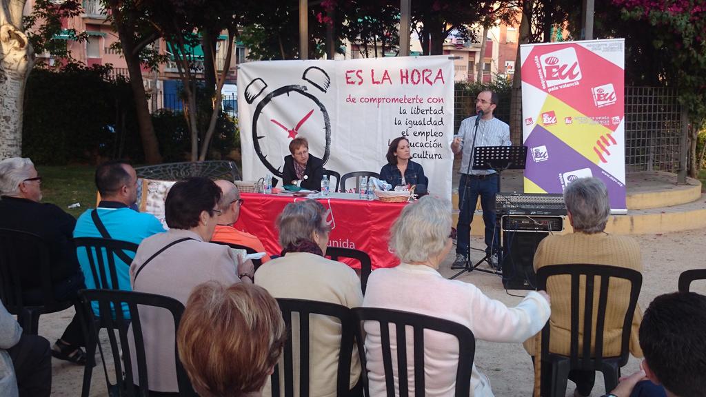 eumanises's tweet photo. Acto Público de Esquerra Unida hoy en el Barrio del Carmen... ¡Es la hora! http://t.co/X9YvgboYiI