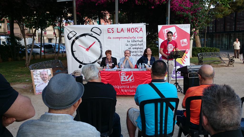 eumanises's tweet photo. Acto Público de Esquerra Unida hoy en el Barrio del Carmen... ¡Es la hora! http://t.co/X9YvgboYiI