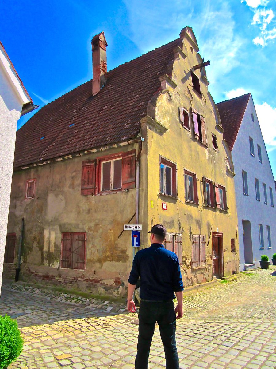 traveloni's tweet photo. #Historic #architecture in the #Medieval village of Nordlingen @GermanyTourism #NatGeoTravelChat http://t.co/byDqfriDSn