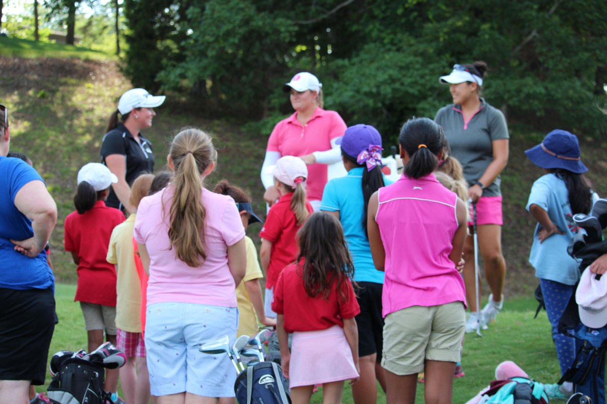 EpsonTour's tweet photo. One of the best things about the @SymetraClassic is how involved they are in growing the game w/ Daddy Daughter http://t.co/TY9JKHqmh5