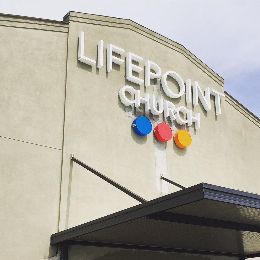 DonavonHill's tweet photo. Sign of the times! #WeGotASign #LifePointCommunity #JesusPeopleMission @golifepoint http://t.co/WSaNDEsh4c