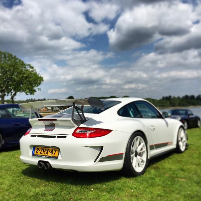 OnlyCarrera's tweet photo. Last manual GT3 ever made 😭😍 #porsche #porsche911 #gt3 #gt340 #4litre #limited #wings #spoilers #racecar #becausera… http://t.co/20PSsOiQTB