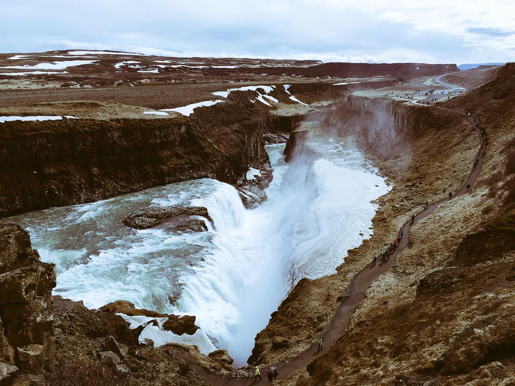 Ronstoop's tweet photo. Rating reporters in stunning Iceland! @BrutusTwit @Icelandair http://t.co/LNCWEHRjWb