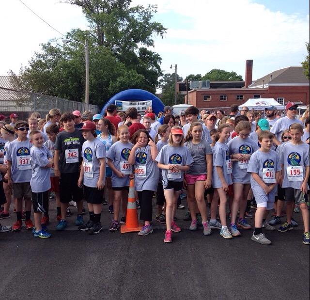 HJHSImpact's tweet photo. Current and Future IMPACT members ready to start the Jennifer Burks 1-mile fun run http://t.co/3Pv3dVrGP6