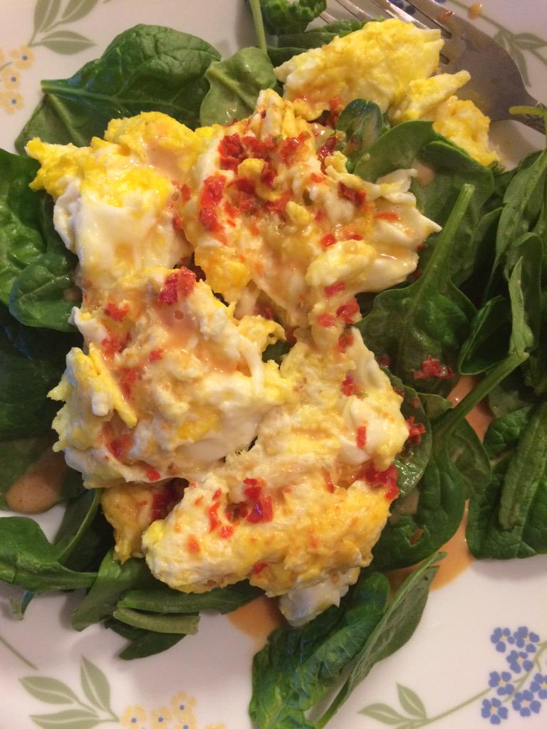 thaosue's tweet photo. #Postworkout meal. Looks a little gross but it's yummy. #scrambleeggs #spinach #mypeanutsauce #spicy http://t.co/rjROKGqXDd