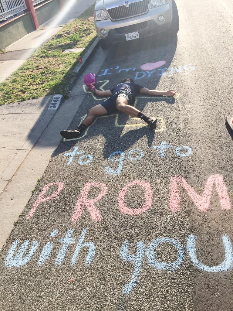 jackkpot_'s tweet photo. I ALMOST HAD A HEART ATTACK 💕💕💕💕😭😒😂😂 #promposal @K_Carmona07 http://t.co/wRnLsw4lW8