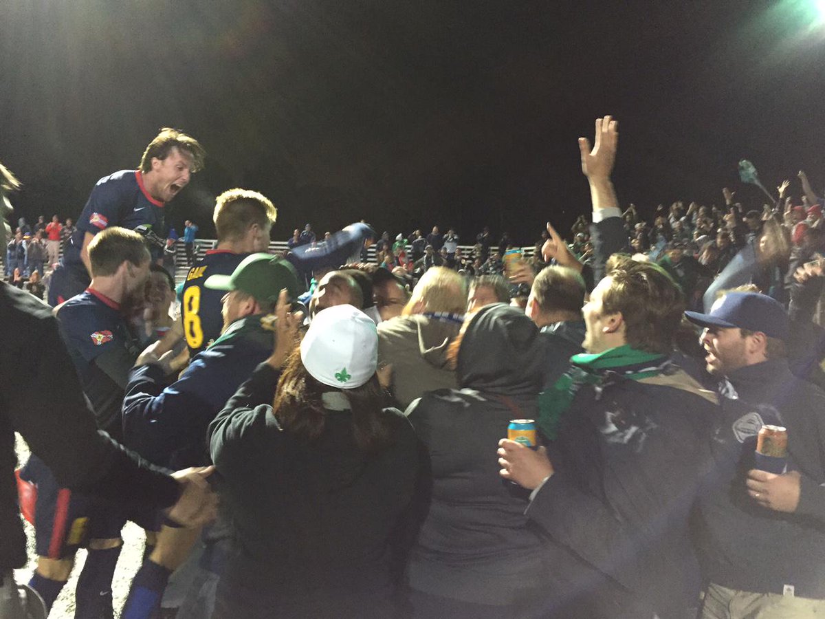 IndianaMSOC's tweet photo. “@SaintLouisFC: Victory!! @StLouligans @JermieLynch http://t.co/MwNenEndGd” #ISeeAHoosier #PatrickDoody