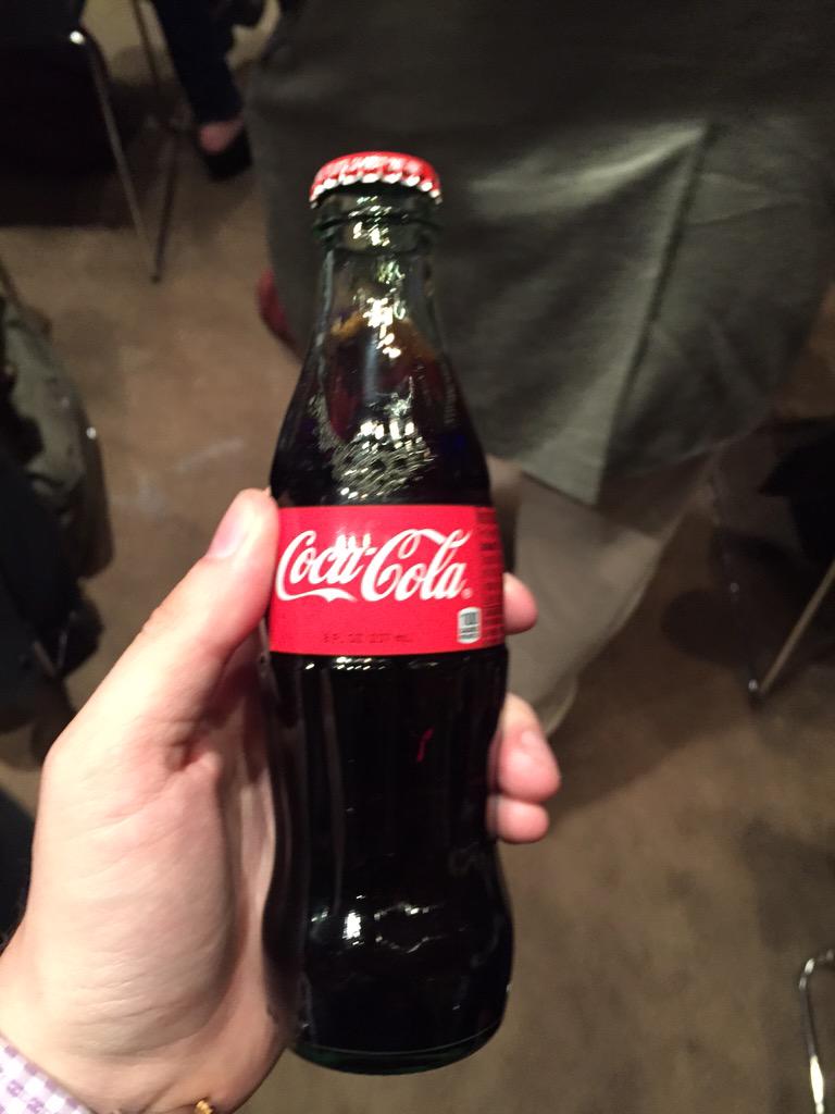 StanRizzo_SCDP's tweet photo. Matt @nypl and @MyCokeRewards. Now that's what I cal synergy #MadMen http://t.co/BIIkv7BmTs