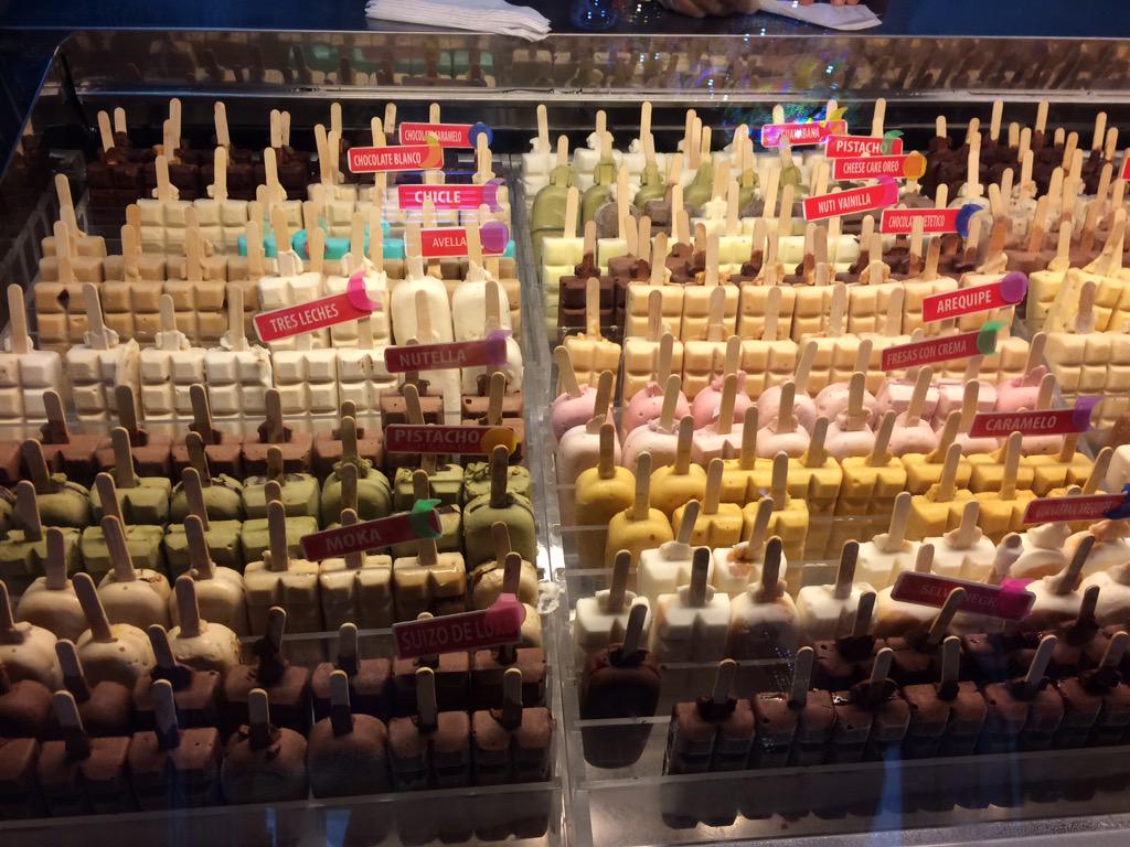 estimadaxime's tweet photo. Heladitos de colores #Colombia #Viajar #Ciocolatta http://t.co/TF8IoEGsSQ