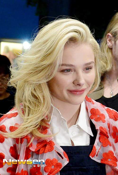 cgracemoretzLA's tweet photo. Chloe en Corea 😍😍😍 http://t.co/1SEJrScpak